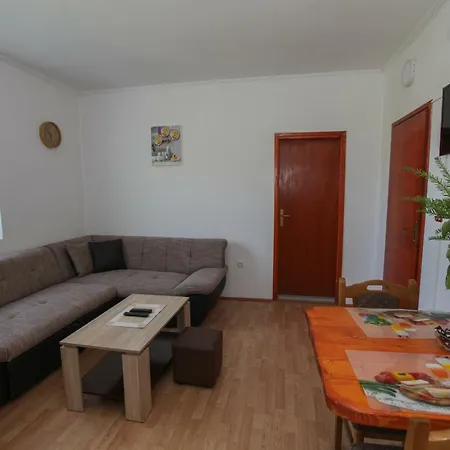 Guest house Apartman Luka *